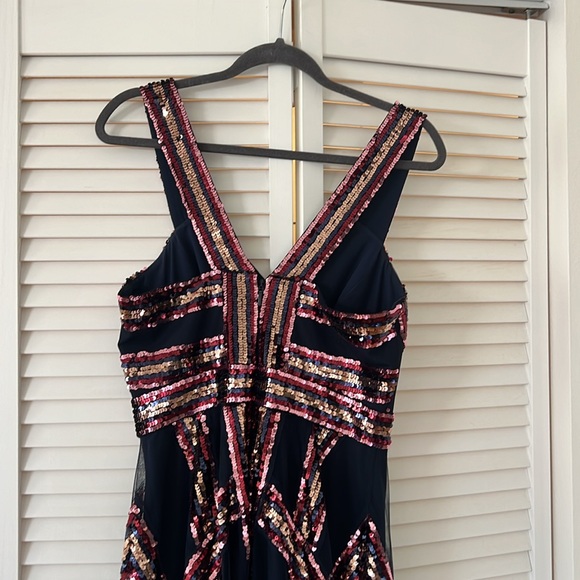 Winter 2019 BCBG Max Azria Midi Party Dress - Picture 5 of 6